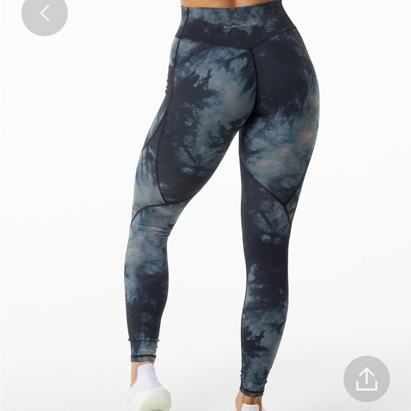 Alphalete Pants - ‼️FLASH SALE‼️🎉HP🎉Alphalete surface pocket black oil stain leggings